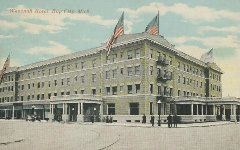 Wenonah Hotel - Vintage Postcard (newer photo)